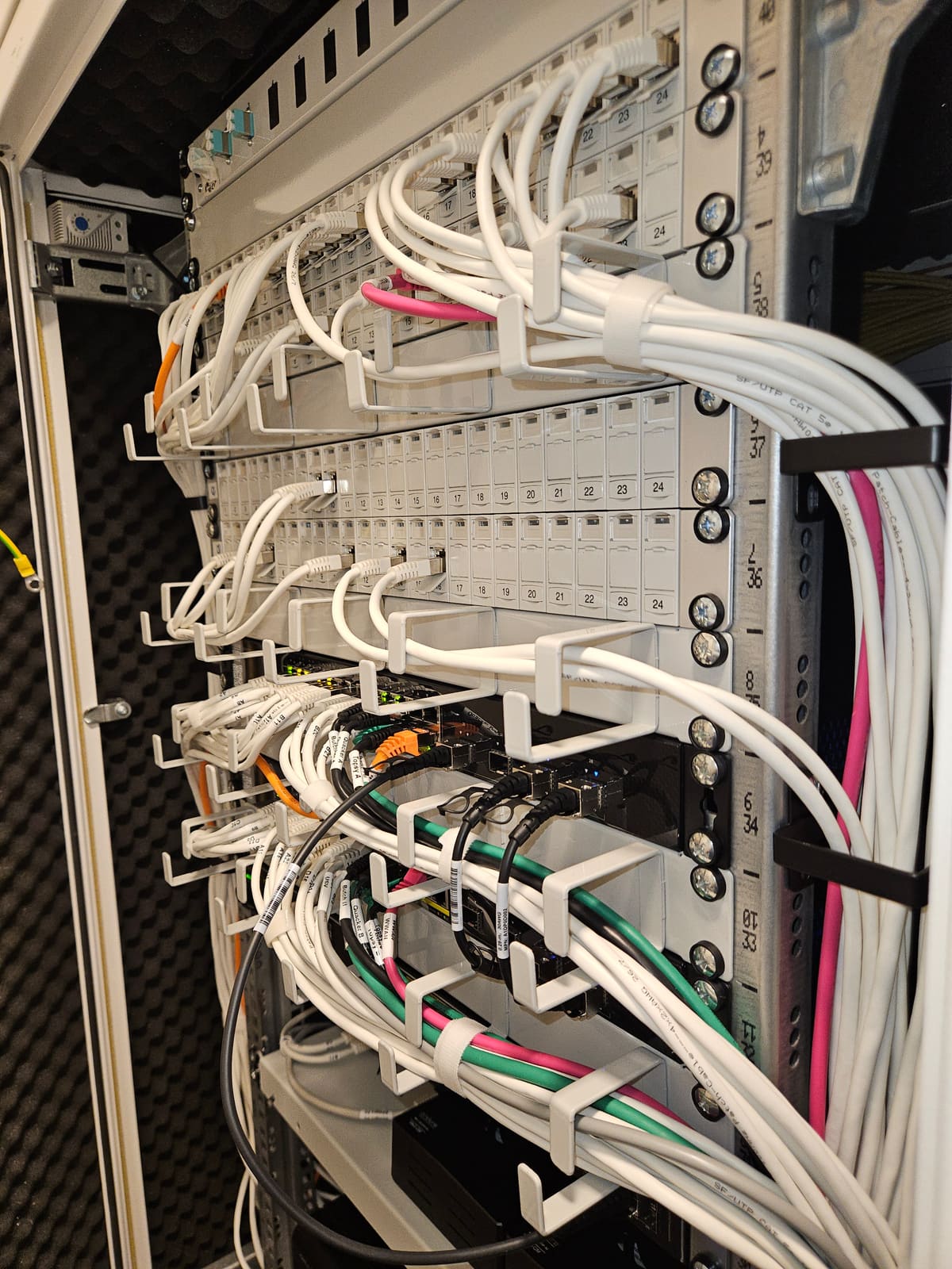 Ungepatchte Systeme sind das häufigste Einfallstor für Angreifer. Warum gute Vorsätze beim Update-Tag nicht reichen und wie Automatisierung daraus einen verlässlichen, dokumentierten Prozess macht.